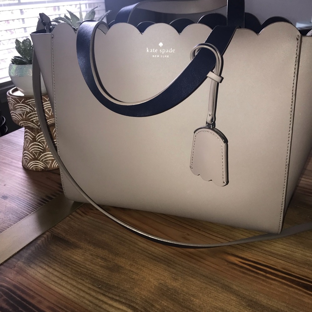 Kate Spade ♠️ Magnolia Street Mina Scalloped Bag